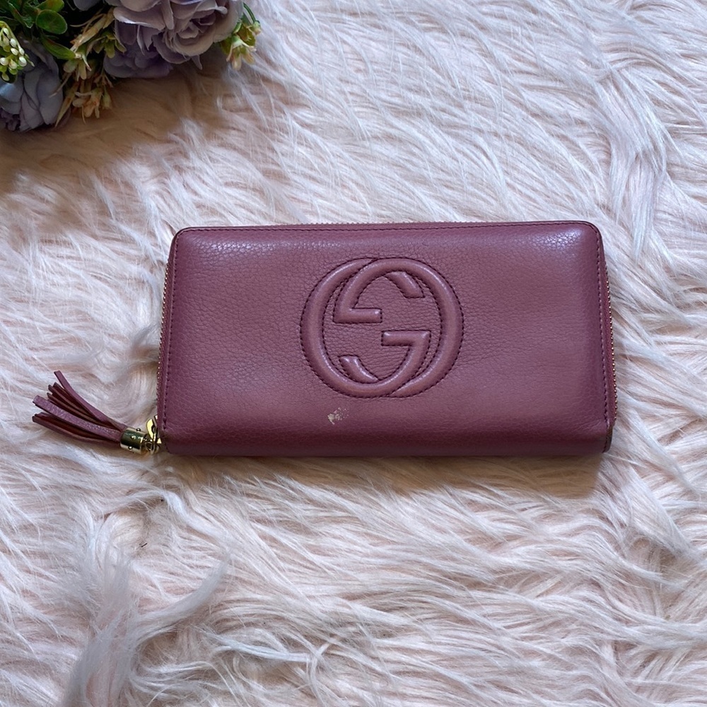 GUCCI Pebbled Calfskin Soho Zip Around Wallet Peonia Flower
